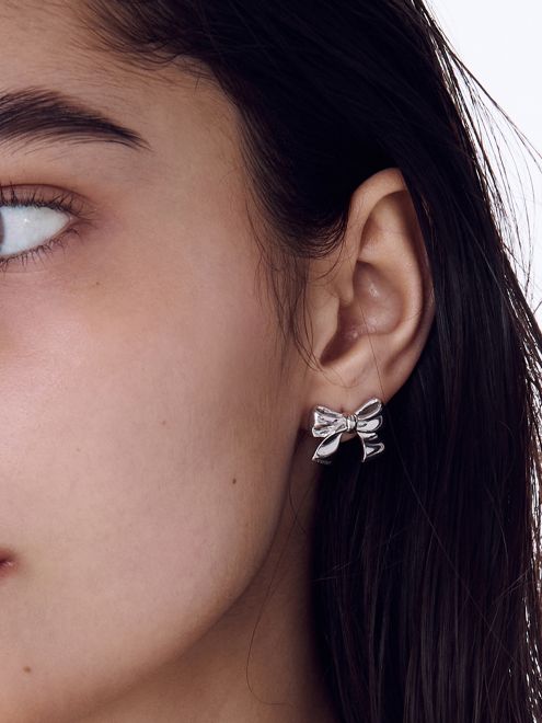 【両耳用】 リボンスタッドピアス - Ribbon Stud Earrings M SIZE SILVER