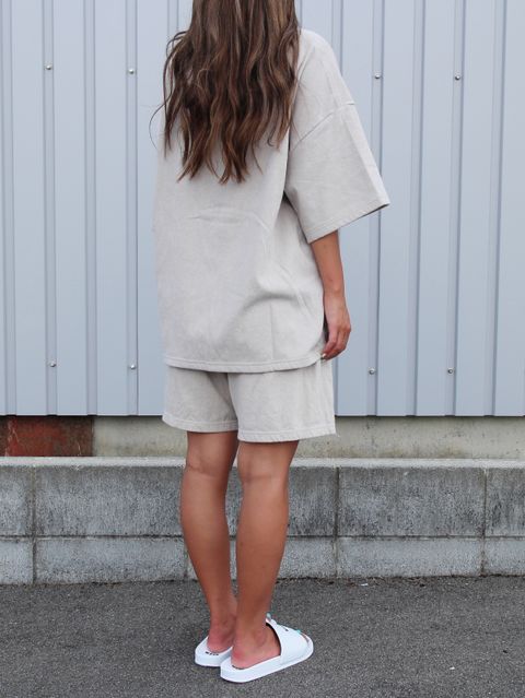 お洒落だけど快適、THING FABRICSのセットアップスタイル