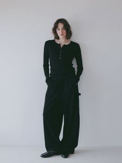 シアーワッフルヘンリーネックプルオーバー （BLACK)