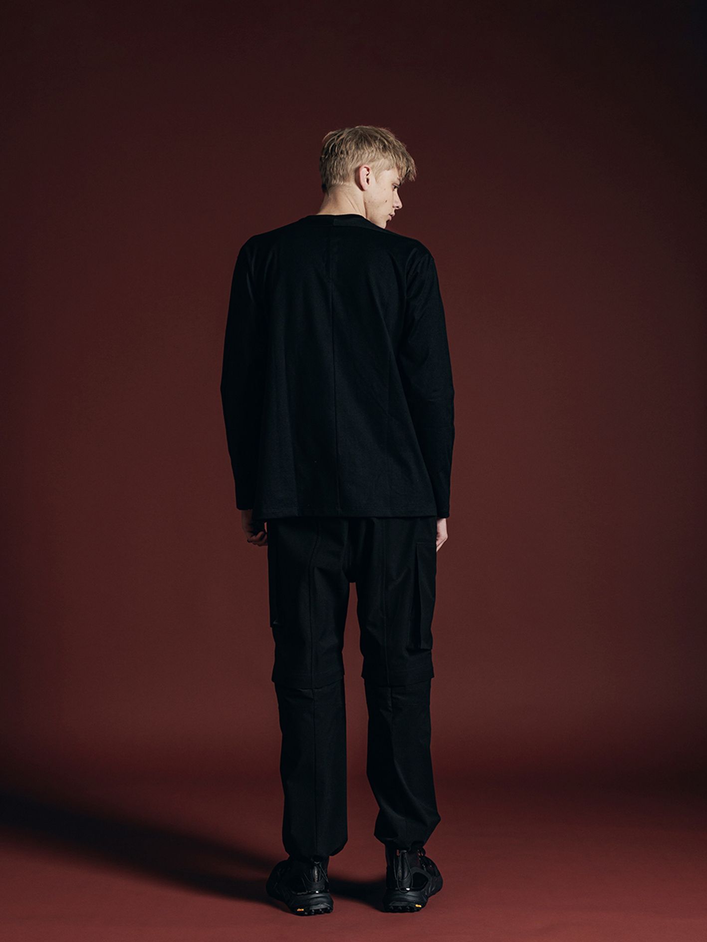 ロングスリーブカットソー - COTTON JERSEY EMBROIDERED L/S T-SHIRT - VI-3675-01- A-BLACK