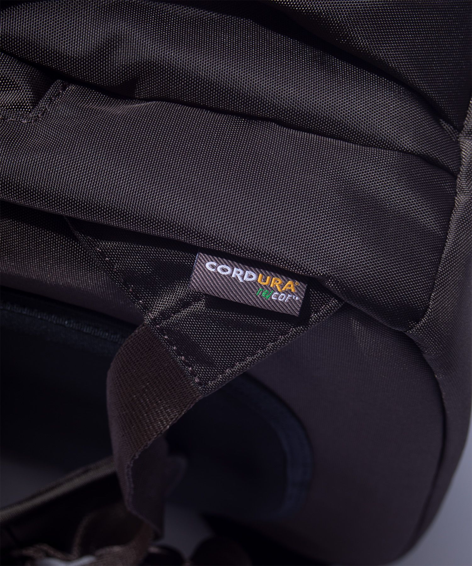 トラベルバックパック / リュック 420 re/cor TRAVEL BP （BROWN) 33L