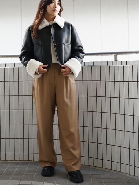 防寒性にも優れたCLANEのレザースタイル