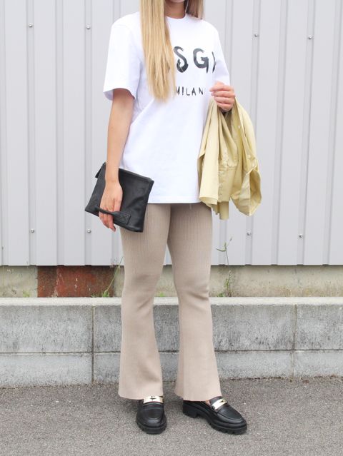女性らしい抜けを意識したETRE TOKYOの新作スタイル