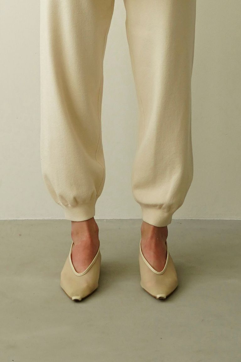 clane_official - SLIM KNIT PANTS - color : ivory / brown size : 1