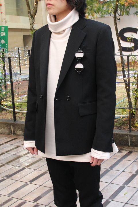 程よくエッジの効いたYUKI HASHIMOTOのセットアップコーデ