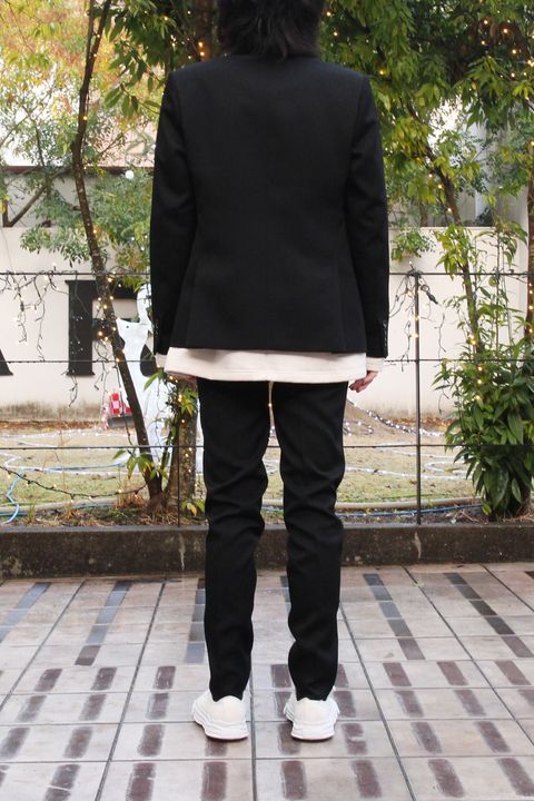 程よくエッジの効いたYUKI HASHIMOTOのセットアップコーデ