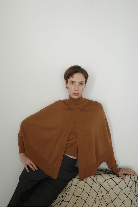 ケープ + ニットトップス - CAPE SET KNIT TOPS (CAMEL)