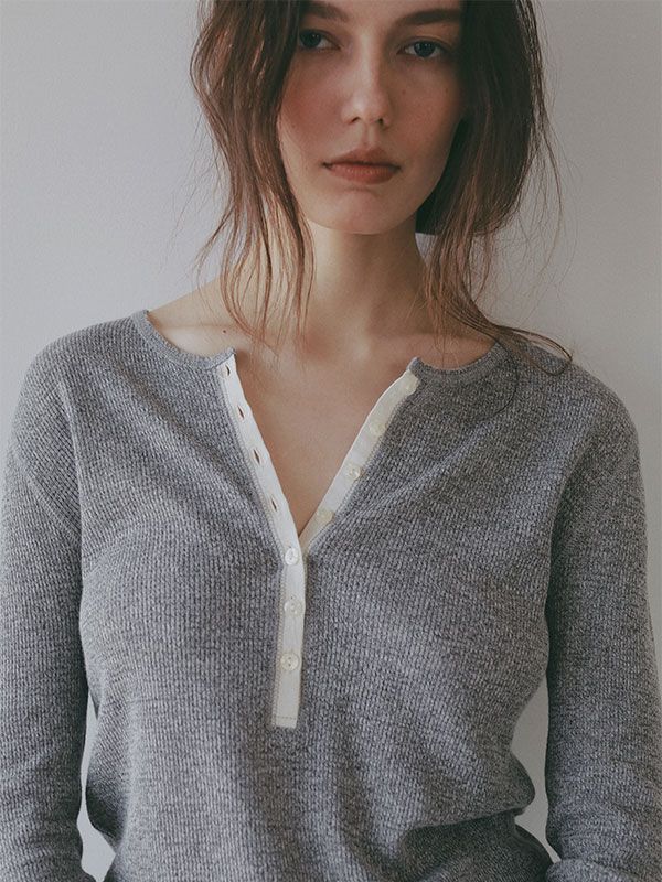 シアーワッフルヘンリーネックプルオーバー （GREY)