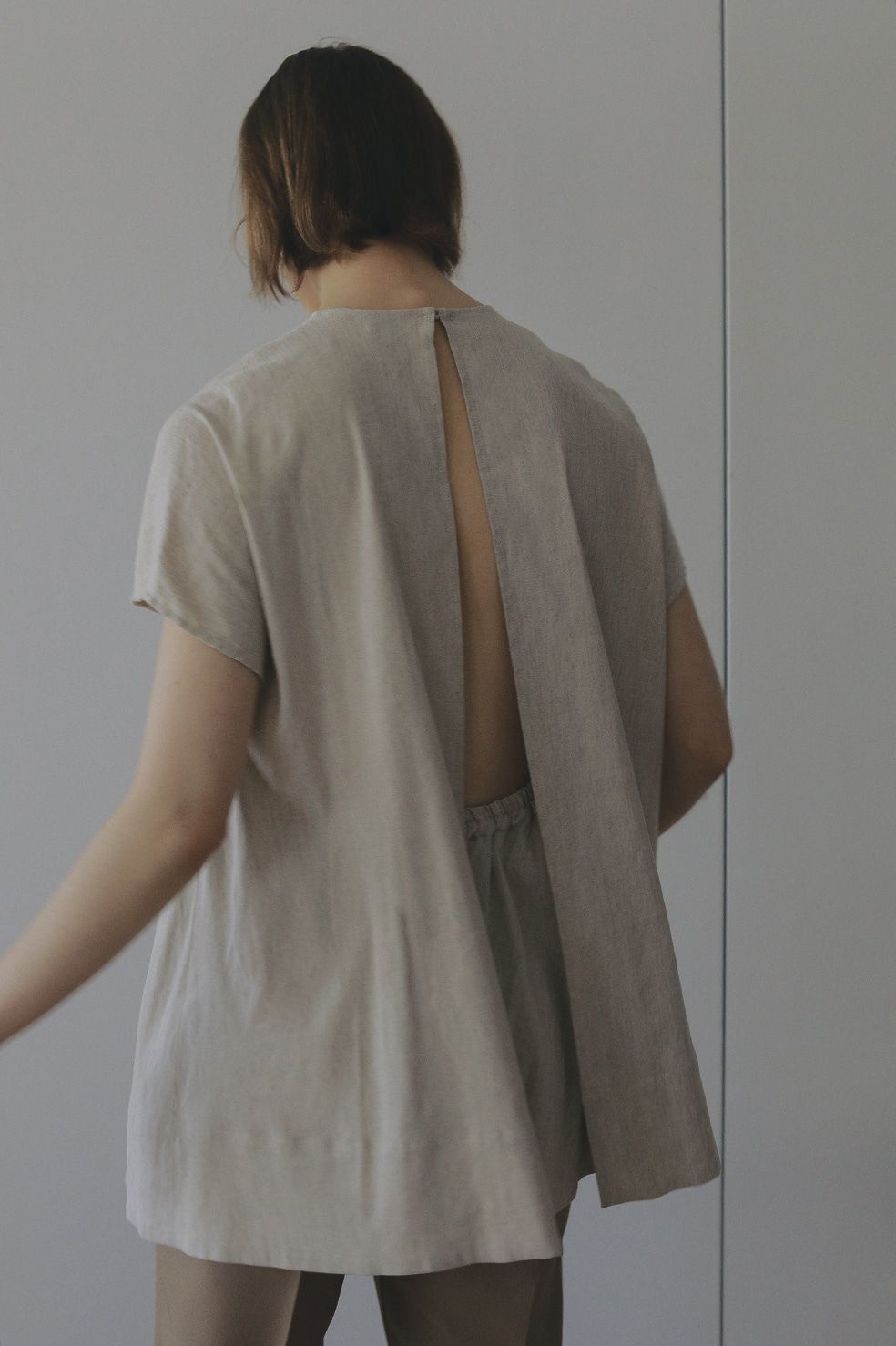 MANOF - バック オープン トップス - BACK OPEN TOPS - BEIGE | ADDICT WEB SHOP