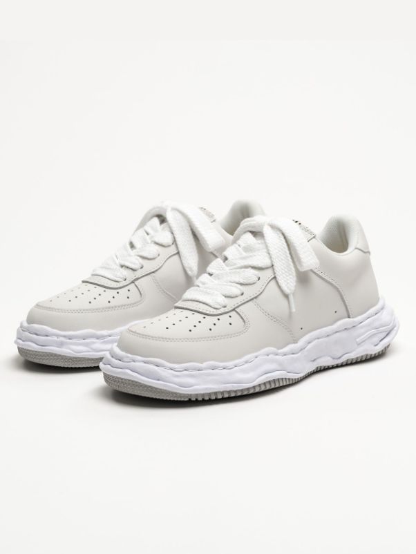 オリジナルソールスニーカー "WAYNE" OG Sole Leather Low-top Sneaker  A07FW702 - WHITE