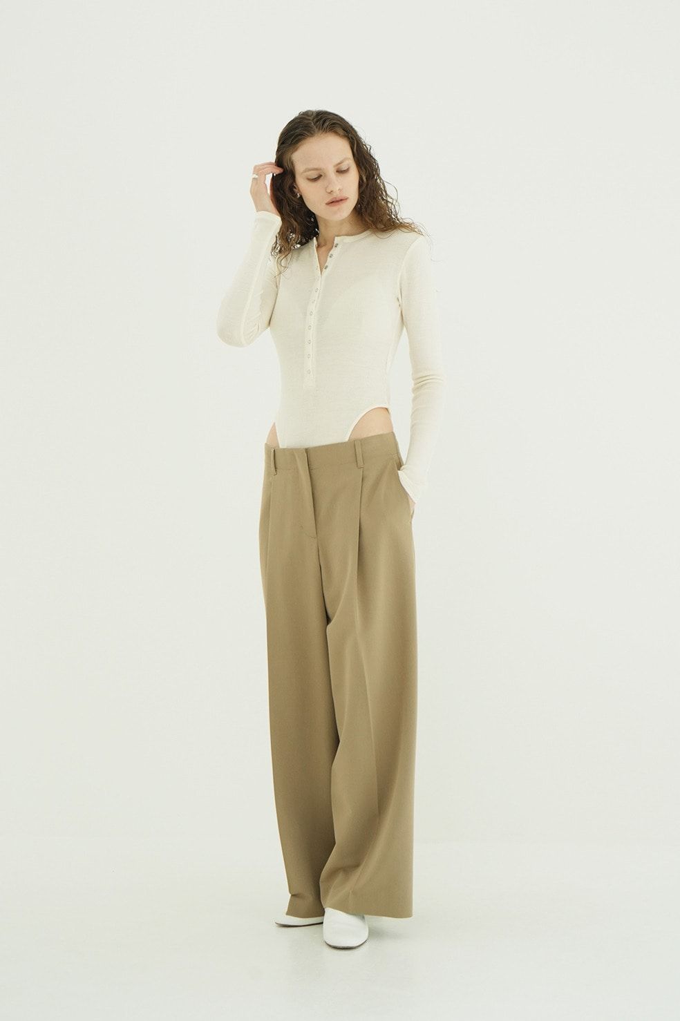 ローウエストタックルーズスラックス -  LOW WAIST TUCKED LOOSE SLACKS(BEIGE)