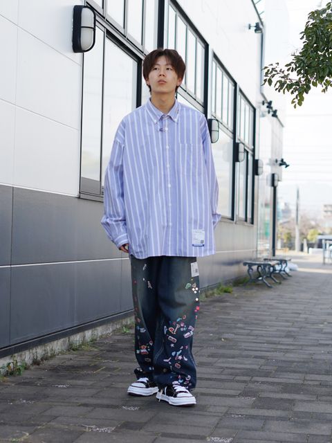 クリーンに着る,MIHARAのシャツ×ワイドデニムスタッフコーデ