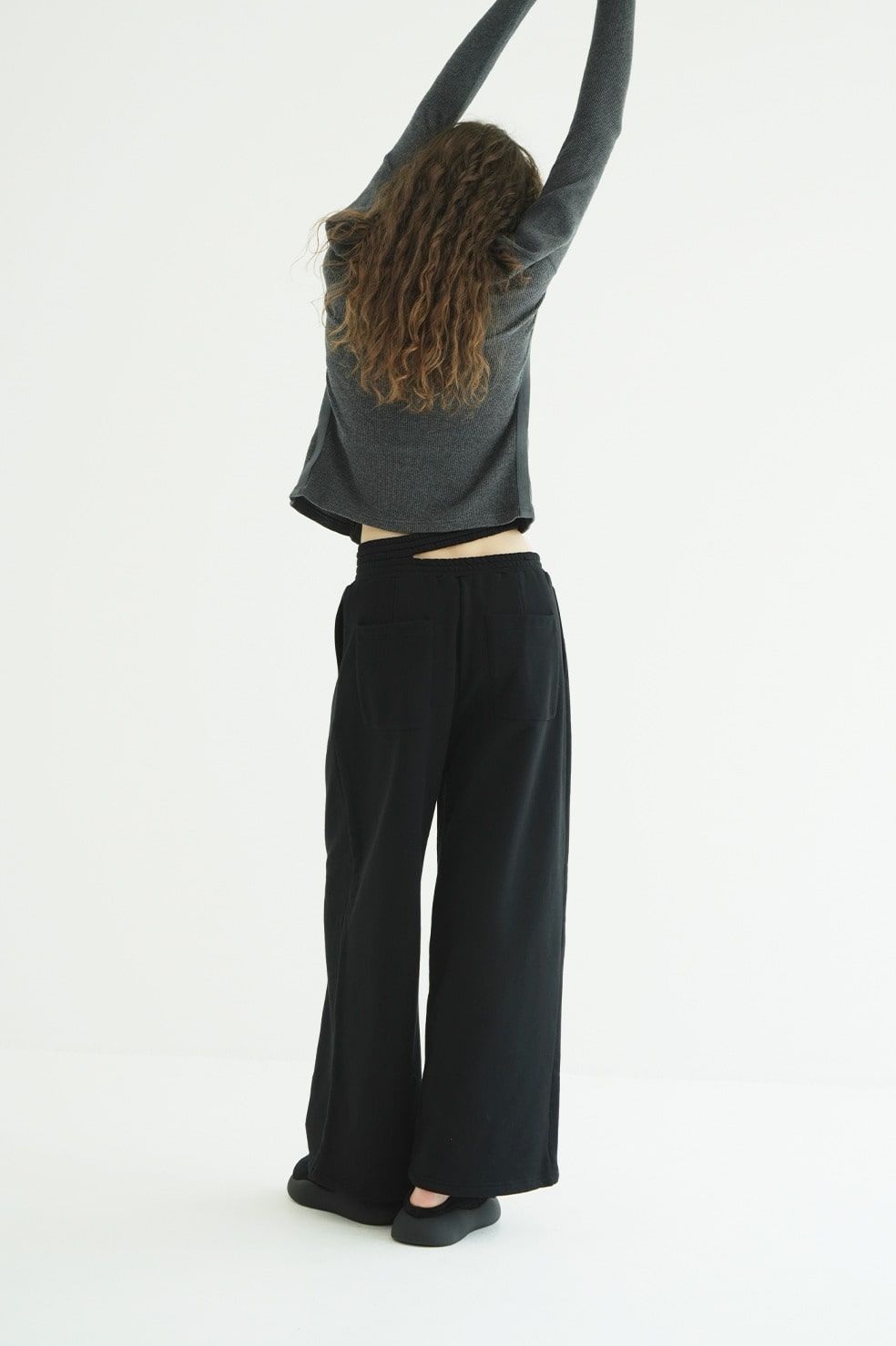 スラッシュ ウエスト スウェットパンツ - SLASH WAIST SWEAT PANTS (BLACK)
