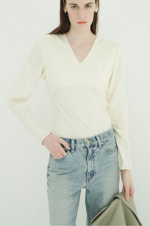 ブイネックボディスーツ - V NECK POWER SHOULDER BODYSUIT(IVORY)