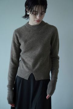 レイヤー ヤクニット トップス  - LAYER SLEEVE YAK KNIT TOPS - BEIGE