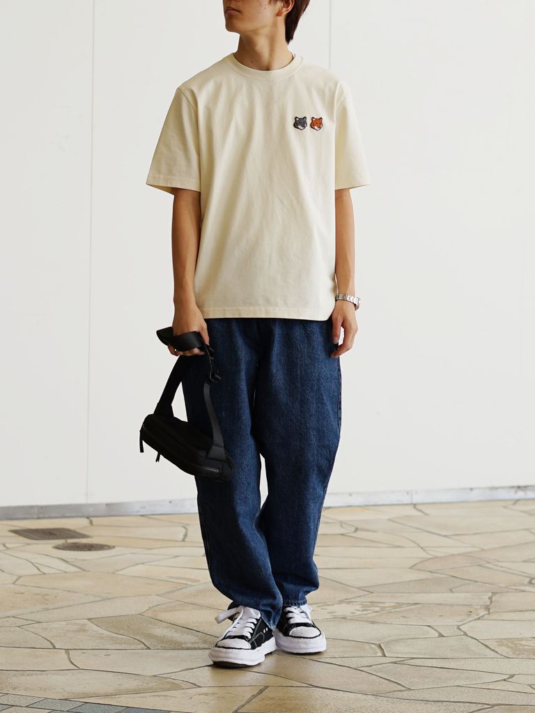 クリーンでまとめるキツネワンポイントコーデ