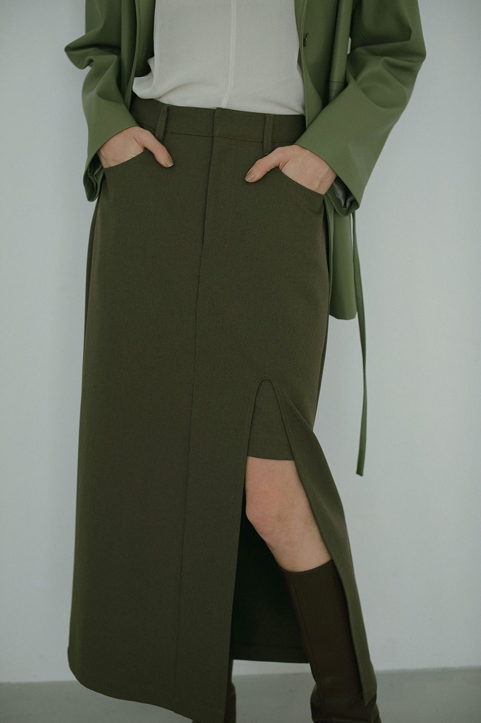 SLIT LAYERED SKIRT - スリットレイヤードミニスカート - KHAKI