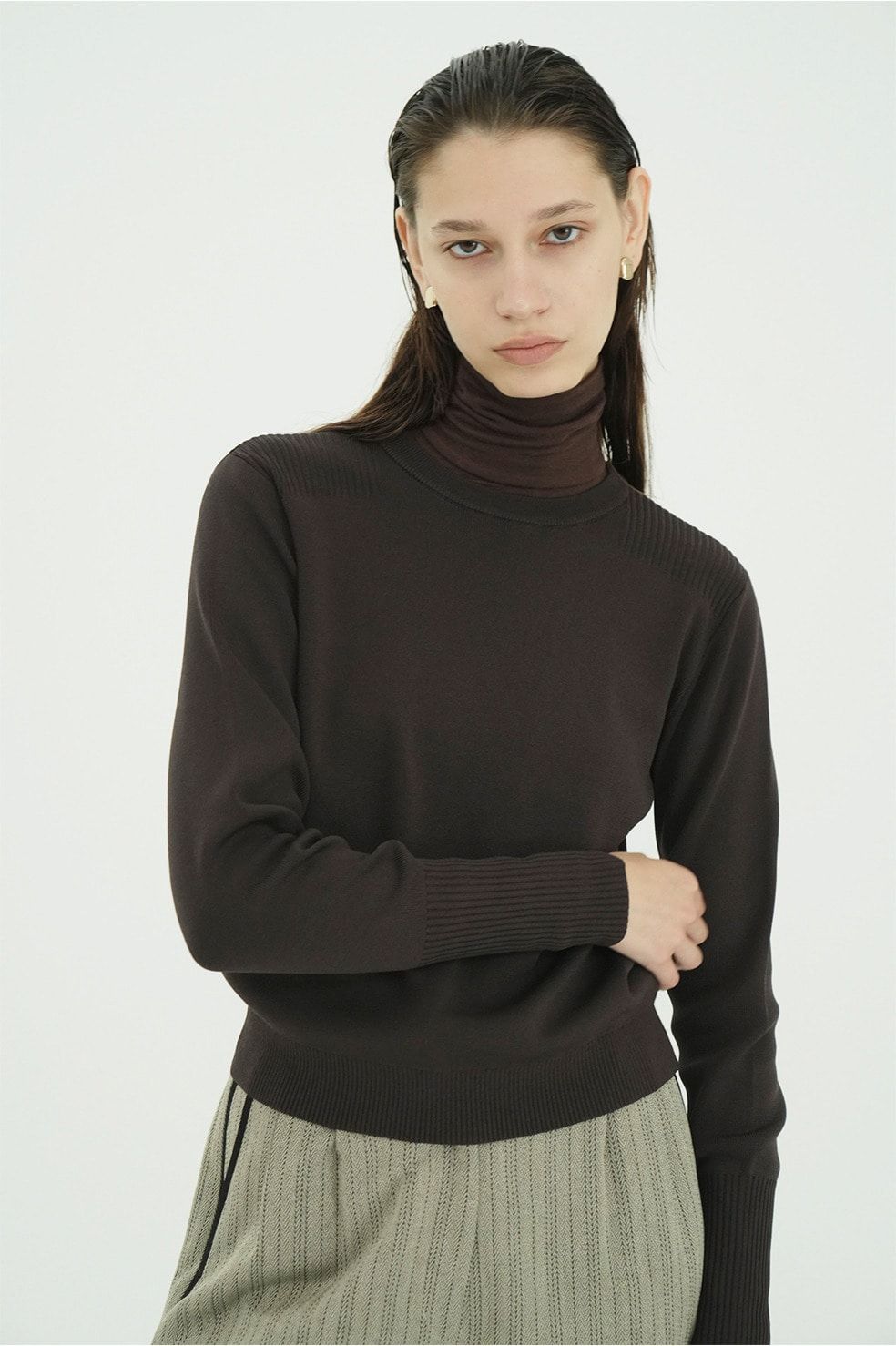 【26AW】ベーシックコンパクトニットトップス - BASIC COMPACT KNIT TOPS (BROWN)