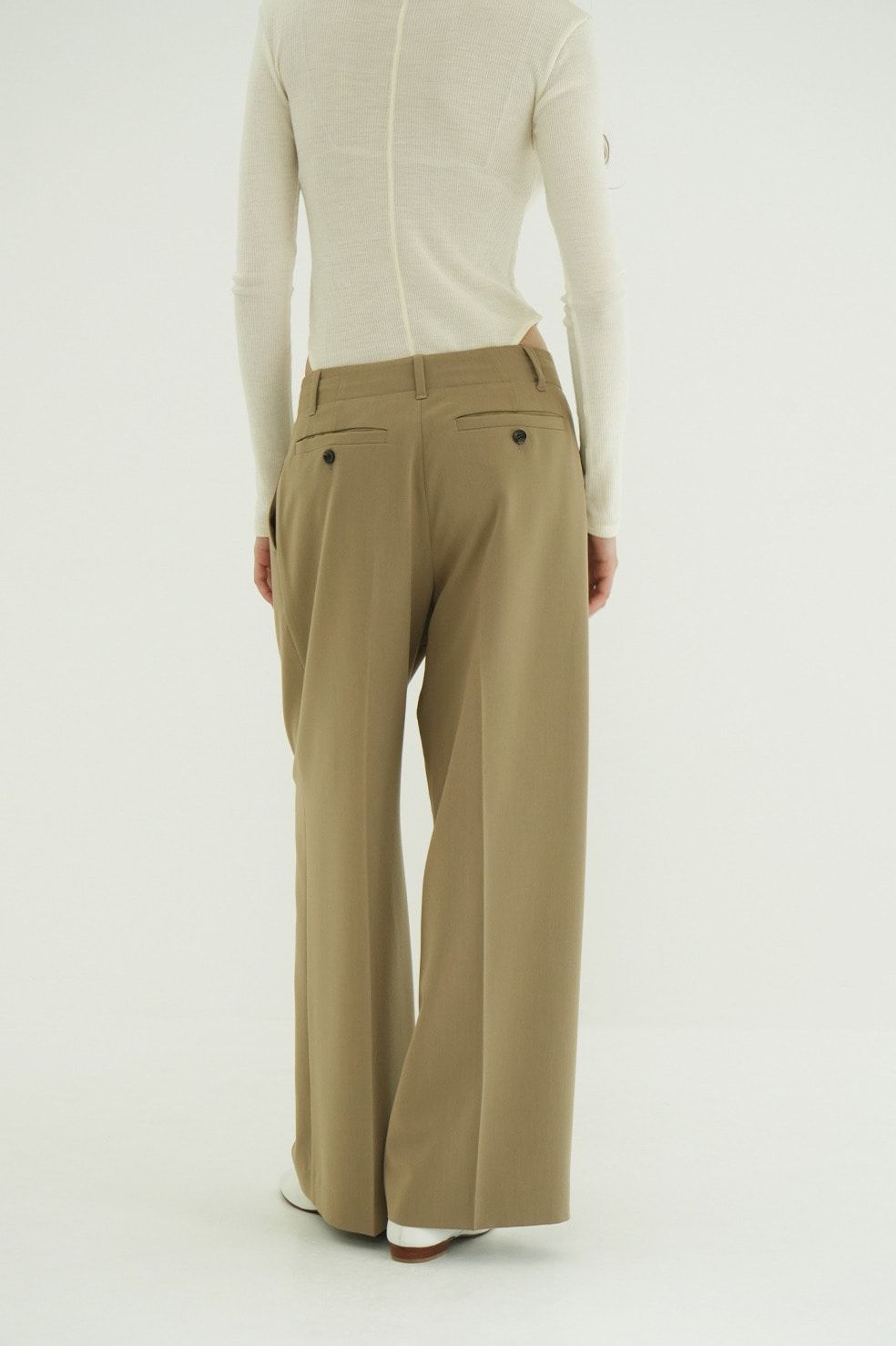 ローウエストタックルーズスラックス -  LOW WAIST TUCKED LOOSE SLACKS(BEIGE)