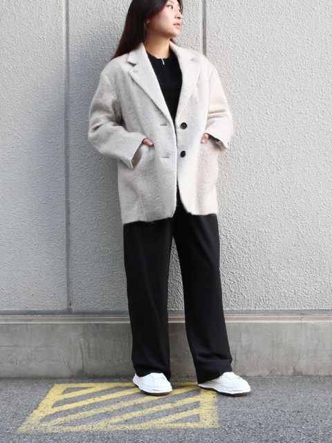 抜け感のあるCLANEのジャケットを主役に新作コーデ