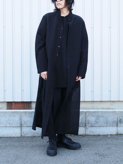 kujaku ならではの軽さのあるオールブラックスタイル