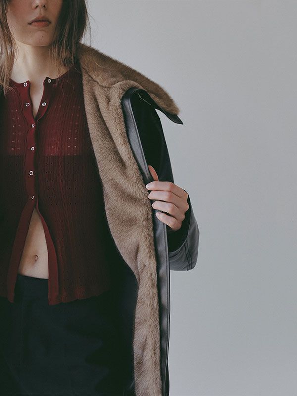 ファーカラーフェイクレザーブルゾン （BLACK)