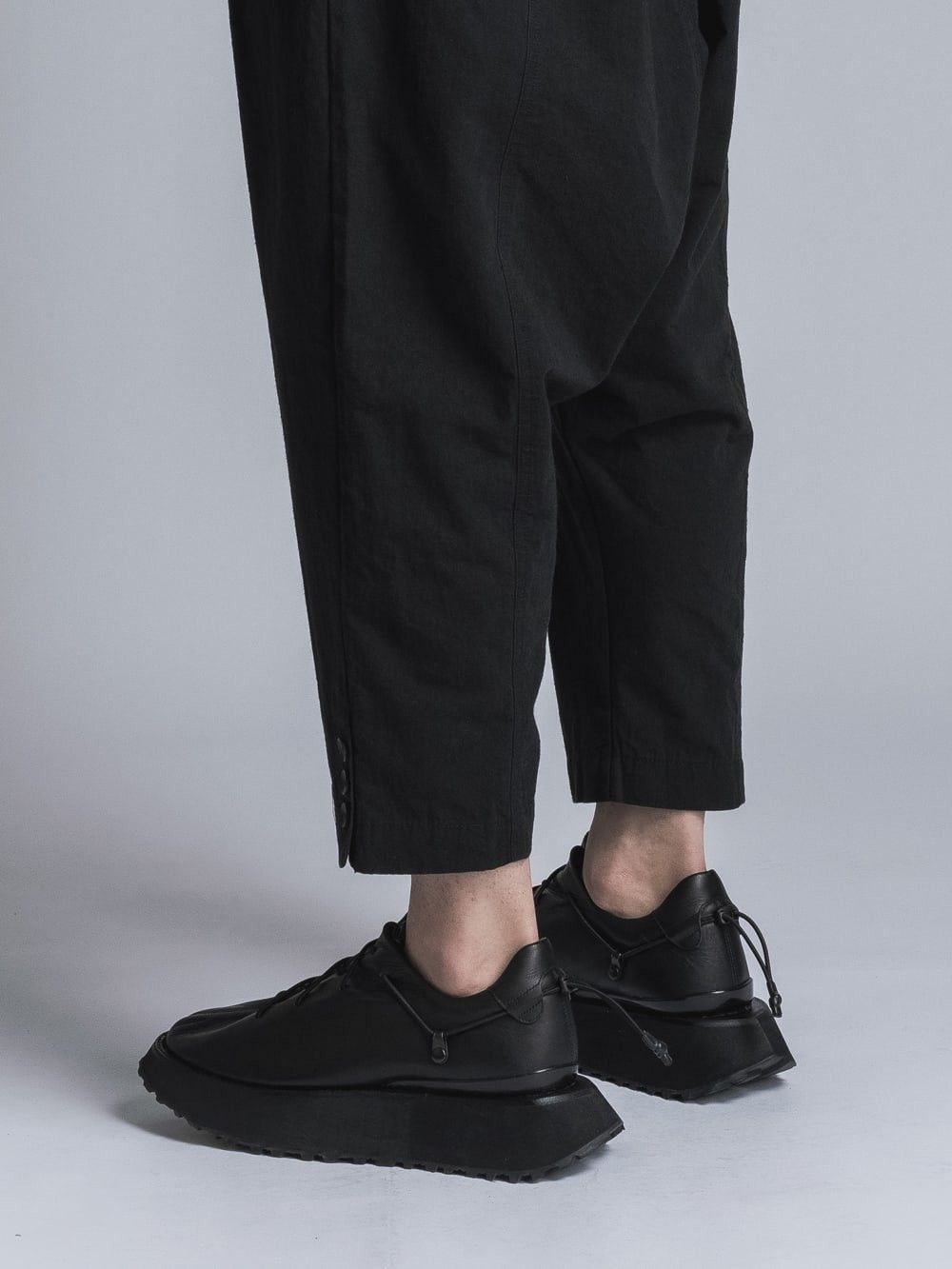 コットンヘンプクロップドトラウザーズ - COTTON CROPPED TROUSERS