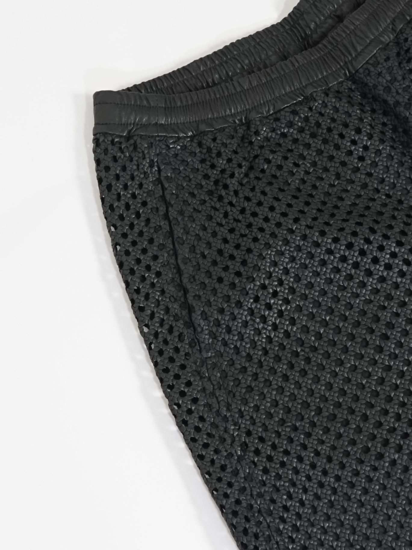 レザーショートパンツ -  MACRAME LEATHER SHORT PANTS - Goat leather -