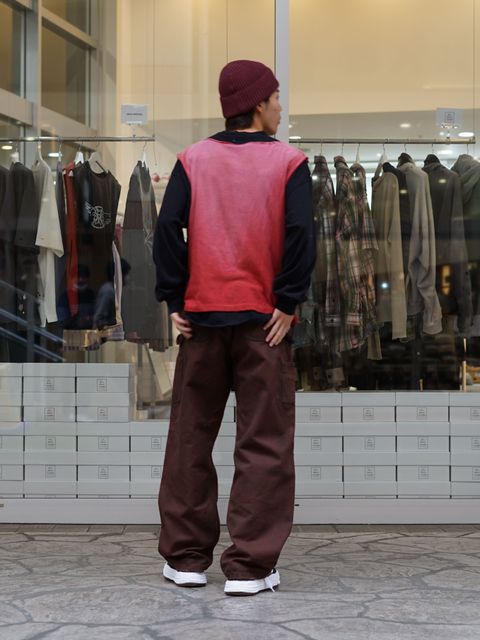 レッドが映えるKAMIYAのスプリングコーデ