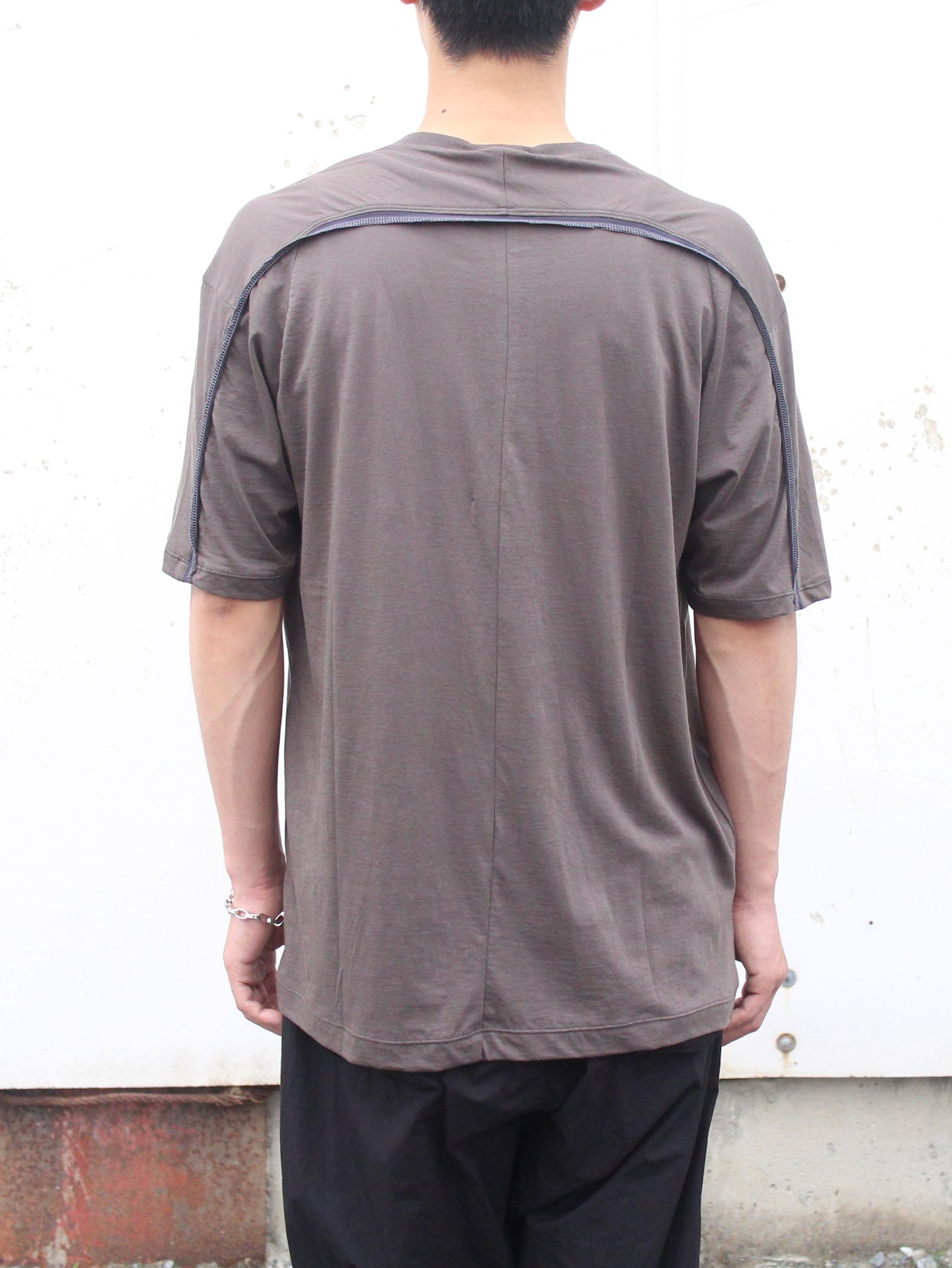 コットンカシミヤ 半袖後身頃 ラインTシャツ - OLIVE DRAB