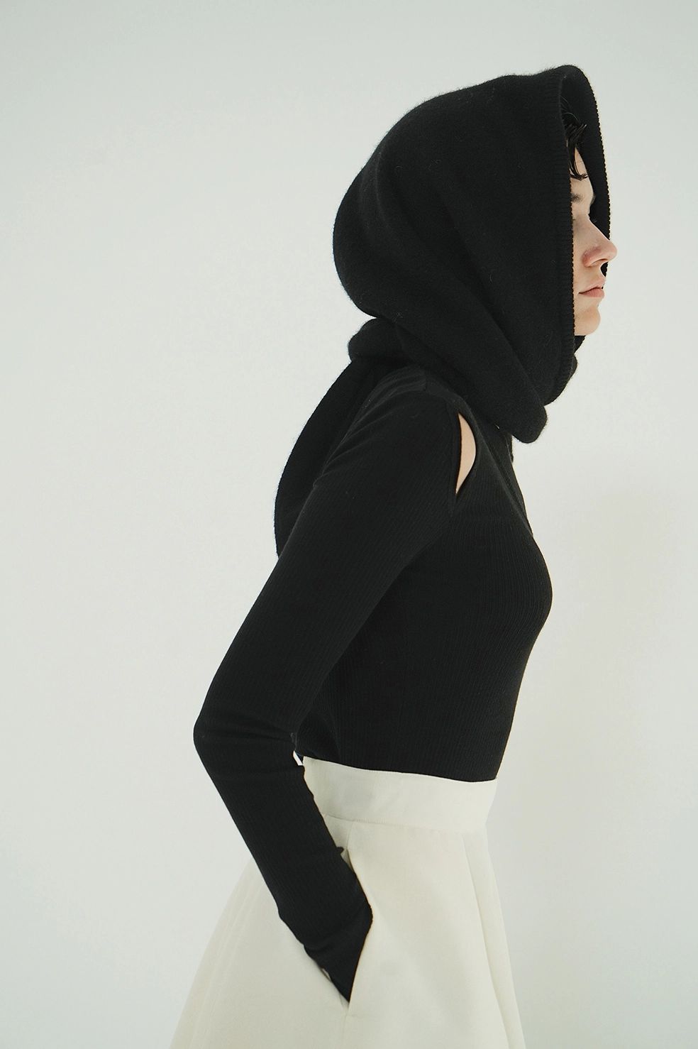 レイヤードカットトップス -  LAYERED SHOULDER CUT TOPS (BLACK)