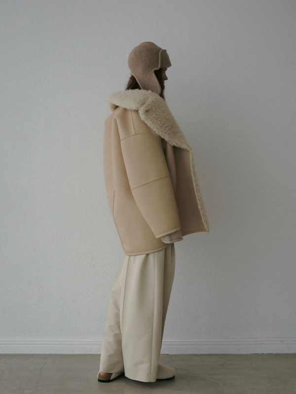 リバーシブルムートンミドルコート -  BEIGE