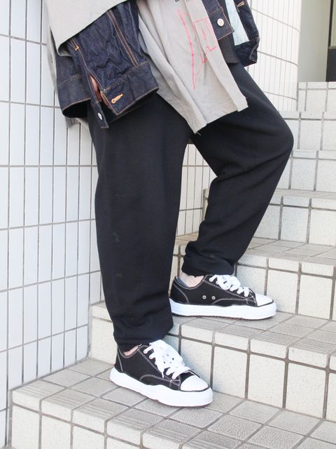 オールドスケートの雰囲気をMIXしたKIDILLのレイヤードコーデ
