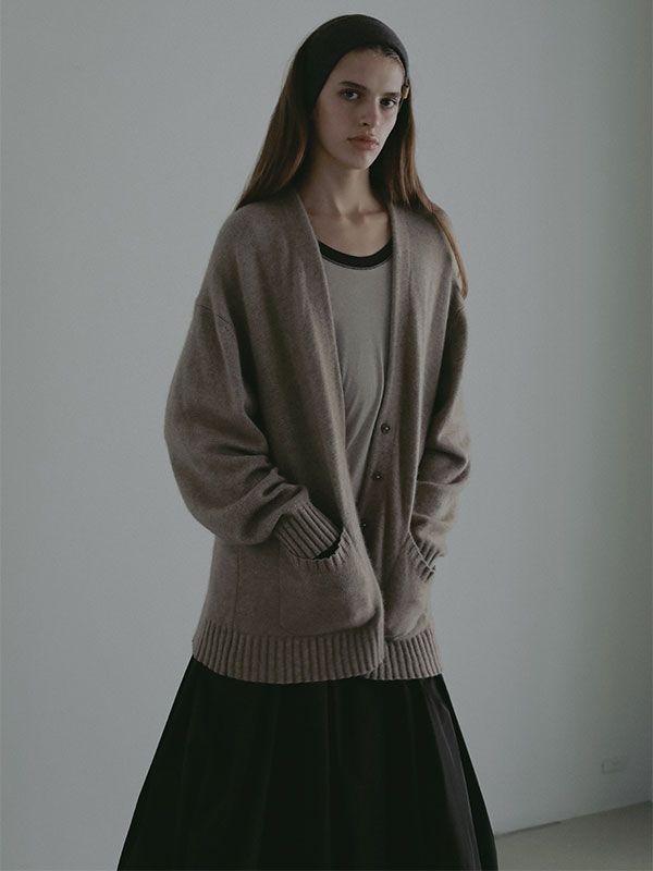 プレーンステッチVネックニットカーディガン (BEIGE)