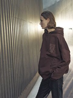 フラワー 刺繡 フーディー - EMBROIDERY FLOWER HOODIE  - ダークブラウン
