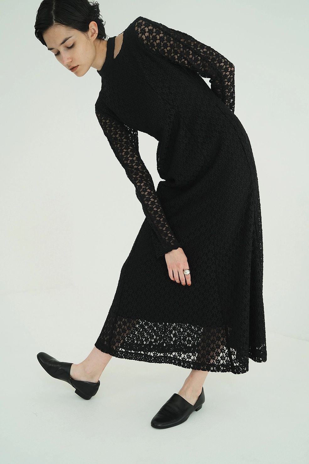 フラワーレースワンピース - 3D FLOWER LACE SLASH NECK ONEPIECE (BLACK)