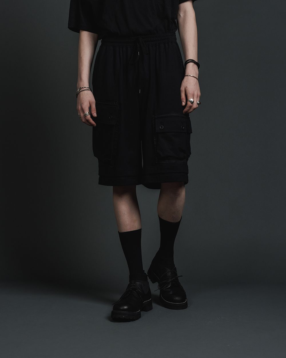 極美品 The Viridi-anne × MIDWEST 別注ショートパンツ The Viridi-anne（ザヴィリディアン）の「The Viridi-anne