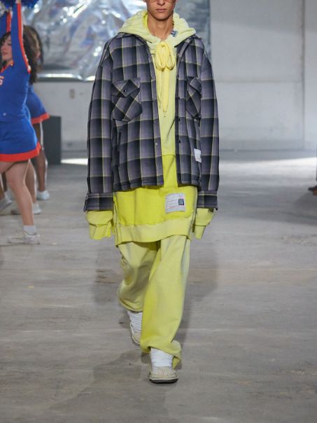【レディース】サンフェイデッドヒュージフーディー -DISTRESSED HUGE HD - YELLOW