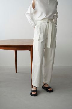 都会的の進化したミニアルファバッグをメインにしたサマーコーデ