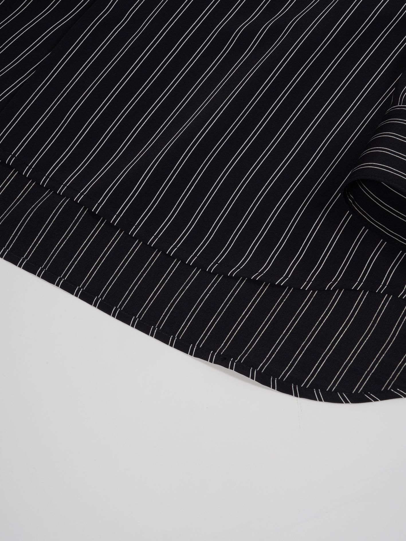 ダブルストライプデシン ボウタイ付きレギュラーシャツ - Regular Shirt with Scarf - BLACK×OFF WHITE