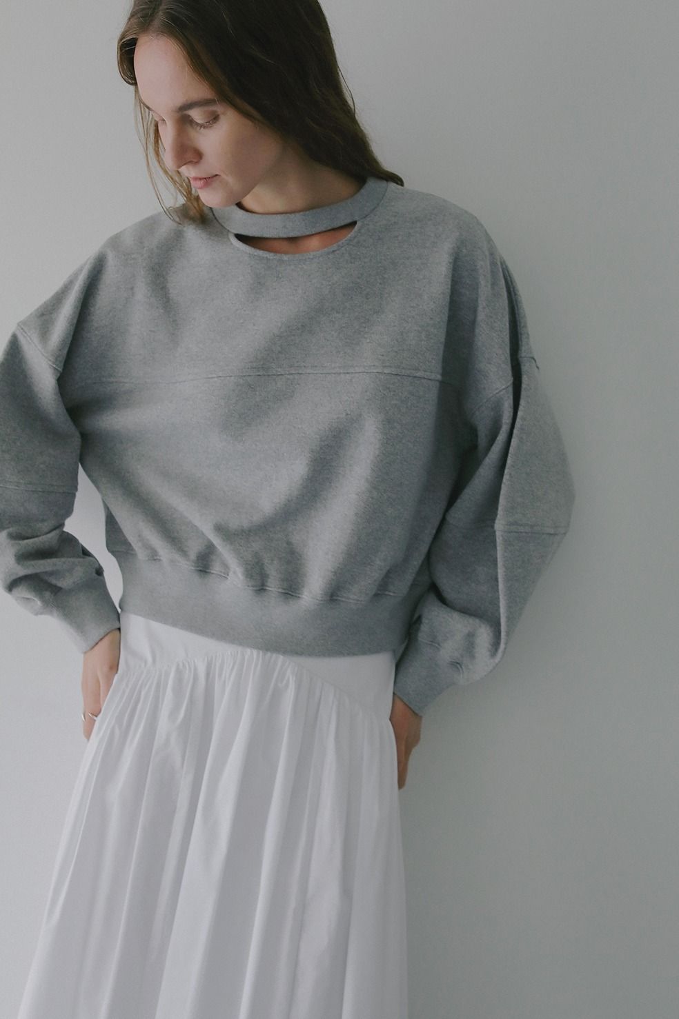ネックデザインスウェット - MOON SLIT SWEAT TOPS (GREY)