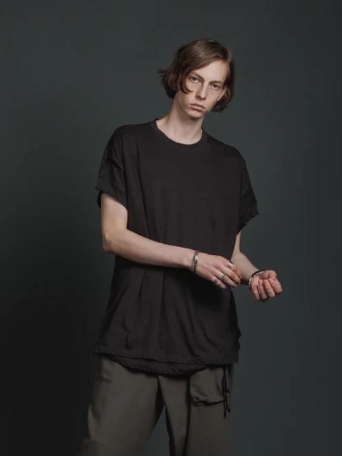 綿シルク 天竺 ショート スリーブ レイヤード ティーシャツ - double layerd short-sleeve t - DARK BROWN