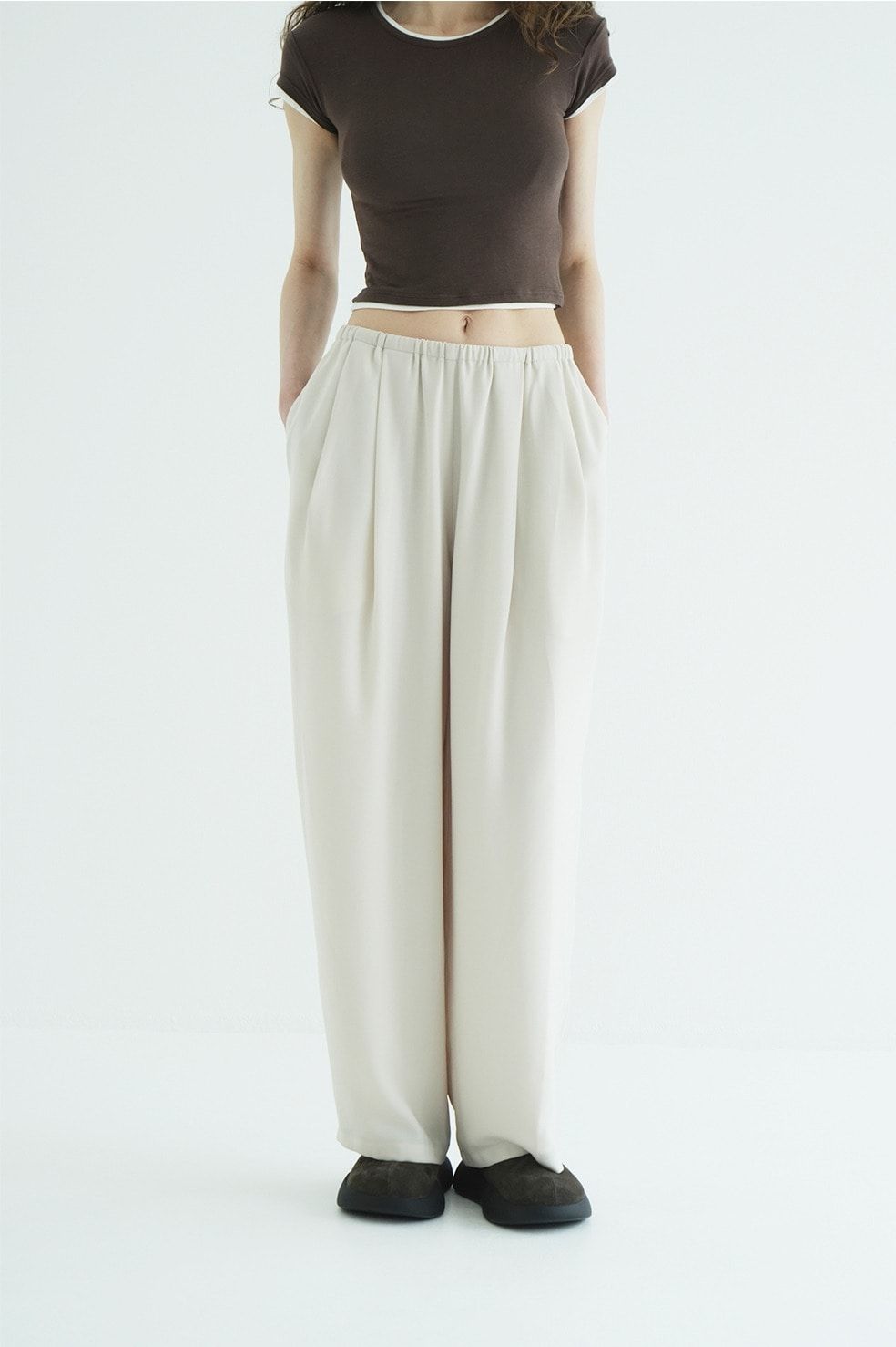 ドローストリングルーズタックパンツ - DRAWSTRING LOOSE TUCK PANTS(IVORY)