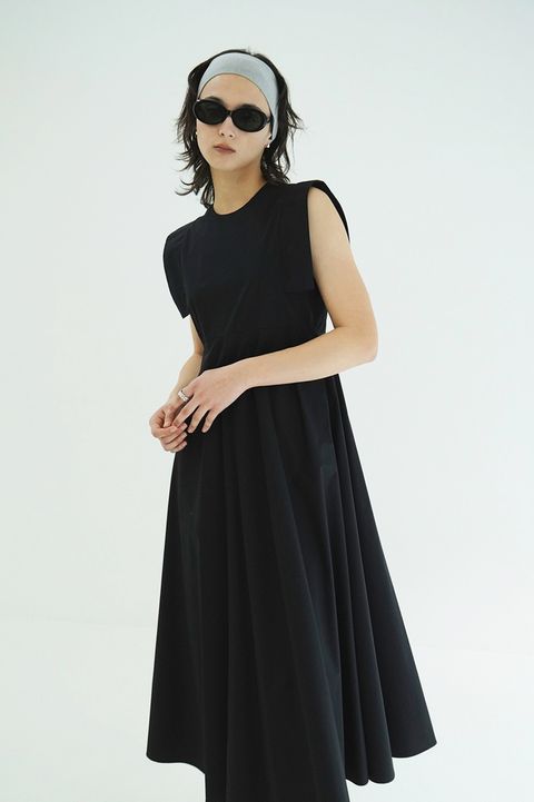 スクエアスリーブワンピース - SQUARE SLEEVE ONEPIECE (BLACK)