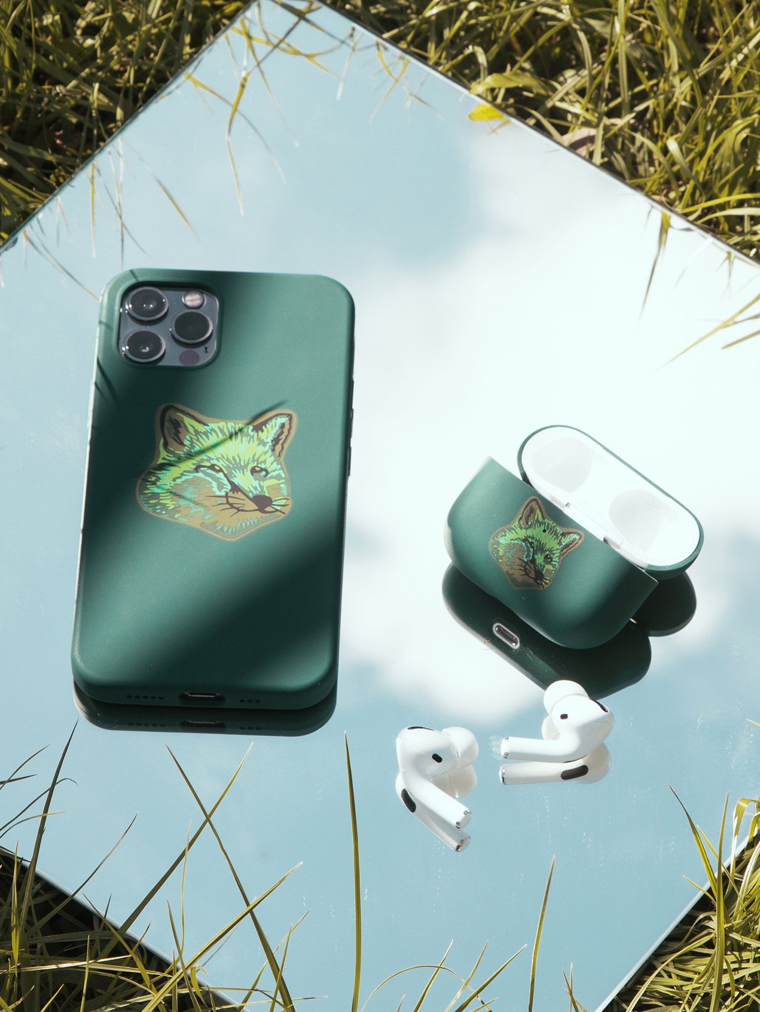 メゾンキツネ Green Fox 区切り iPhone12/12 Pro ケース