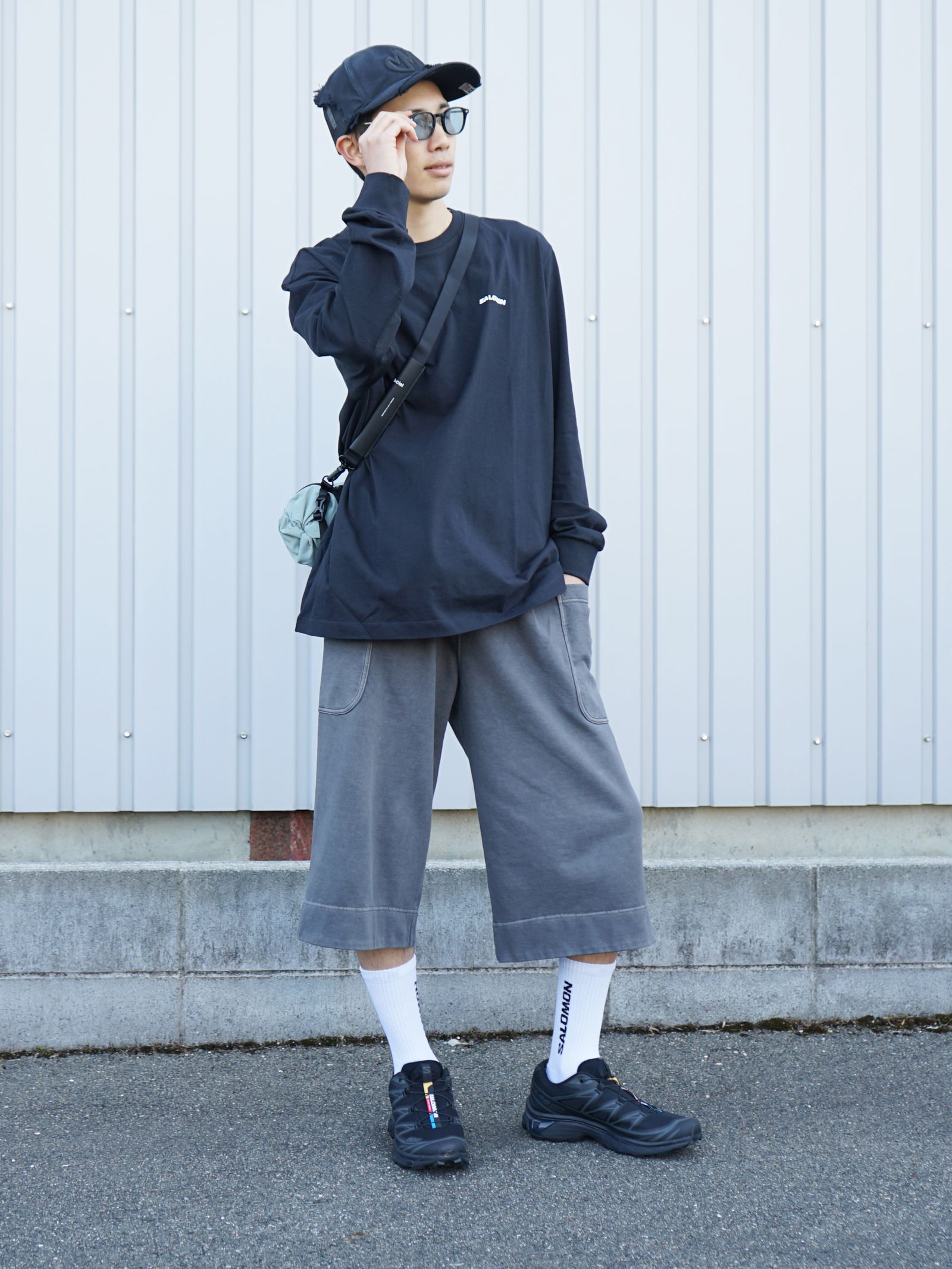 アクティブ＆モードに。サロモンを主役にした都会派アスレジャースタイル