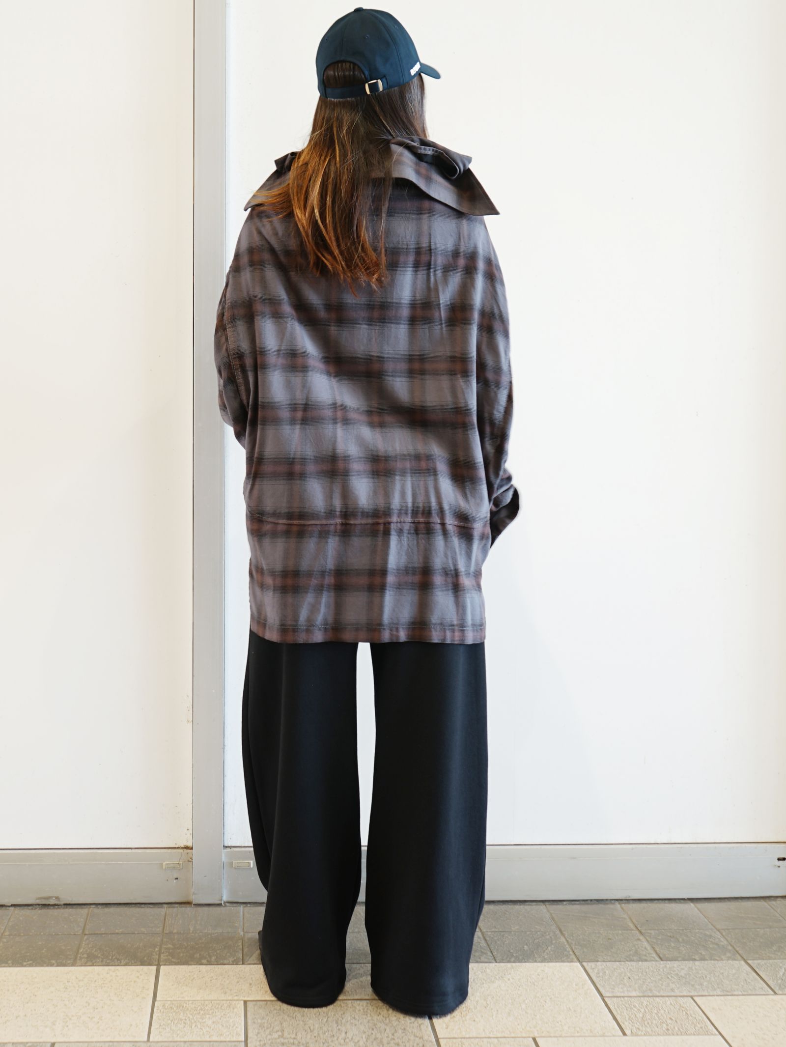 MMYのレイヤードシャツ抜け感をプラスした秋の装い