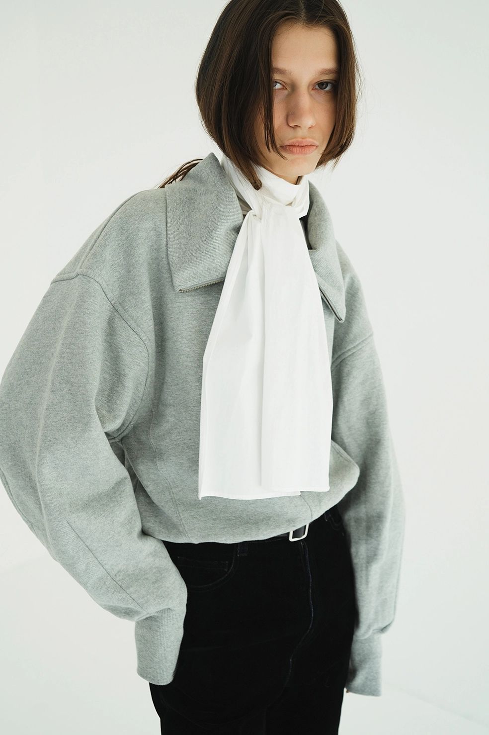ハーフジップショートトップス｜ HALF ZIP SHORT TOPS (GREY)