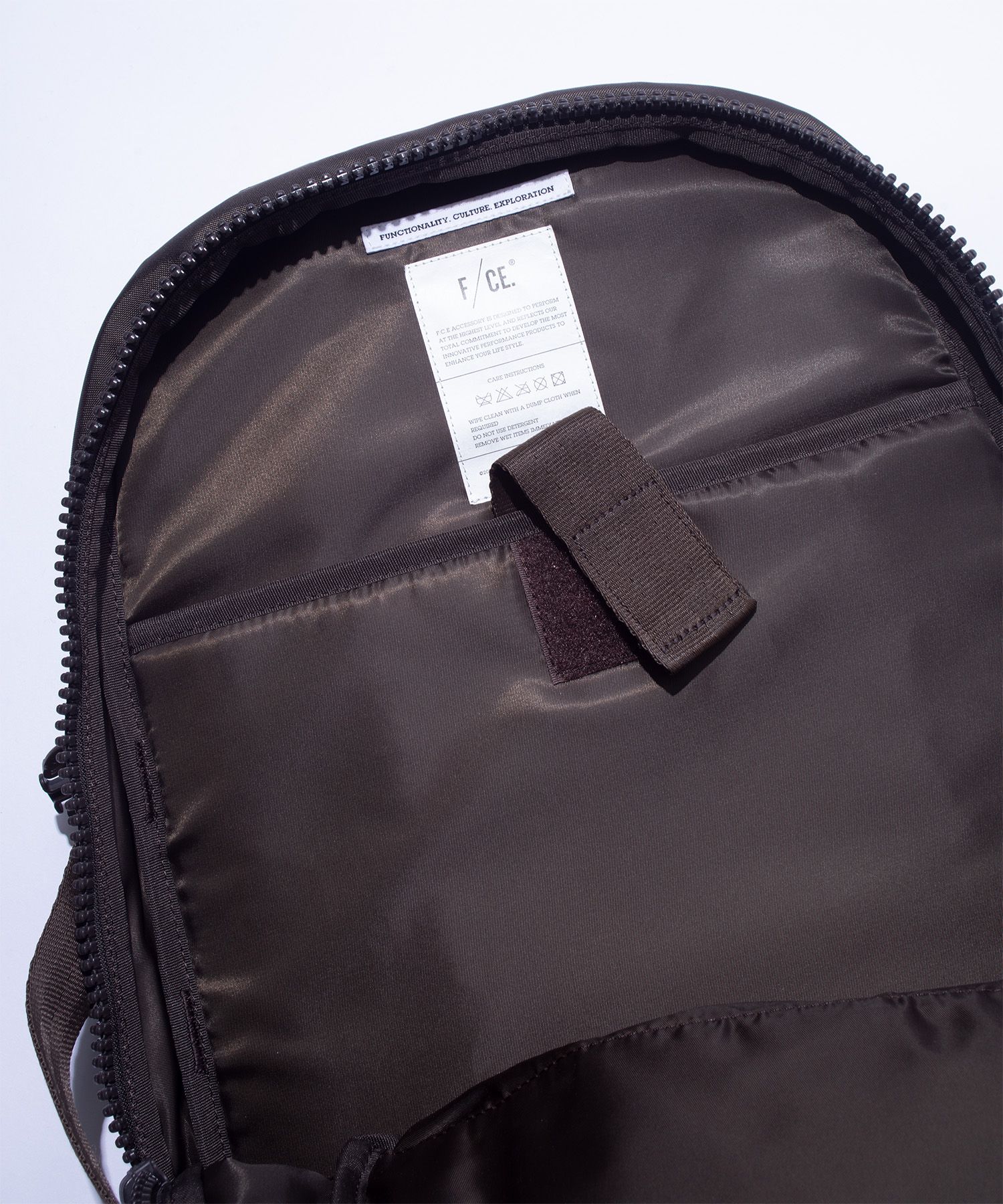 トラベルバックパック / リュック 420 re/cor TRAVEL BP （BROWN) 33L