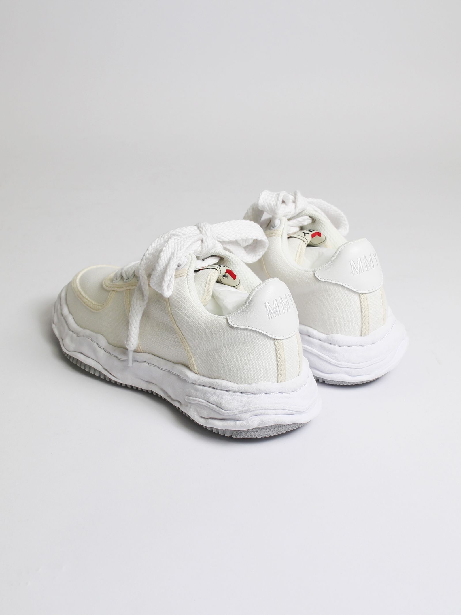 "WAYNE" OG Sole Canvas Low-top Sneaker   A07FW704 - WHITE